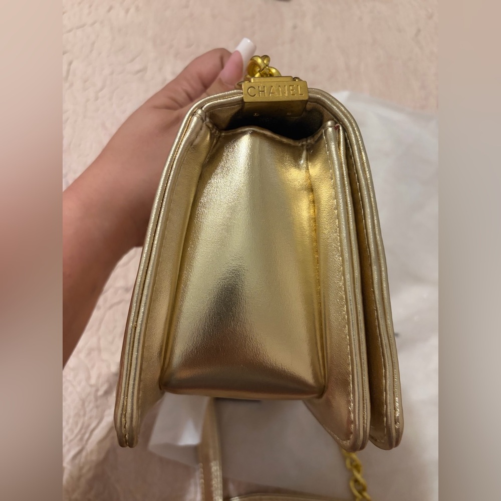 Fashion Metallic Gold Quilted Calfskin Medium Classic Double Flap Shoulder Bag - Picture 6 of 16